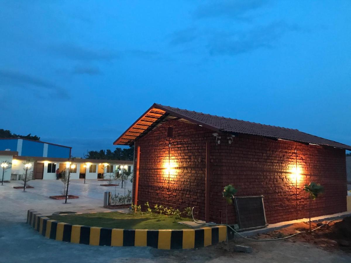 Rashi Comforts By Coastal Dine Hotel Dobbaspet Luaran gambar